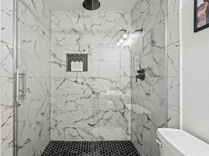 Hair dryer, towels - Red Door Hideaway / Hot Tub + Near Grandscape (The Colony)