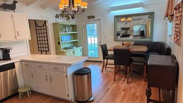 Micro-ondes, four, plaque de cuisson, lave-vaisselle