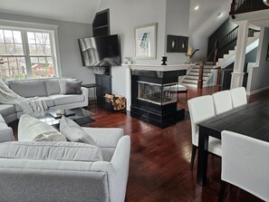 Smart TV, fireplace, stereo, offices