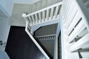 Interior - Luxury Evanston House (Calgary)
