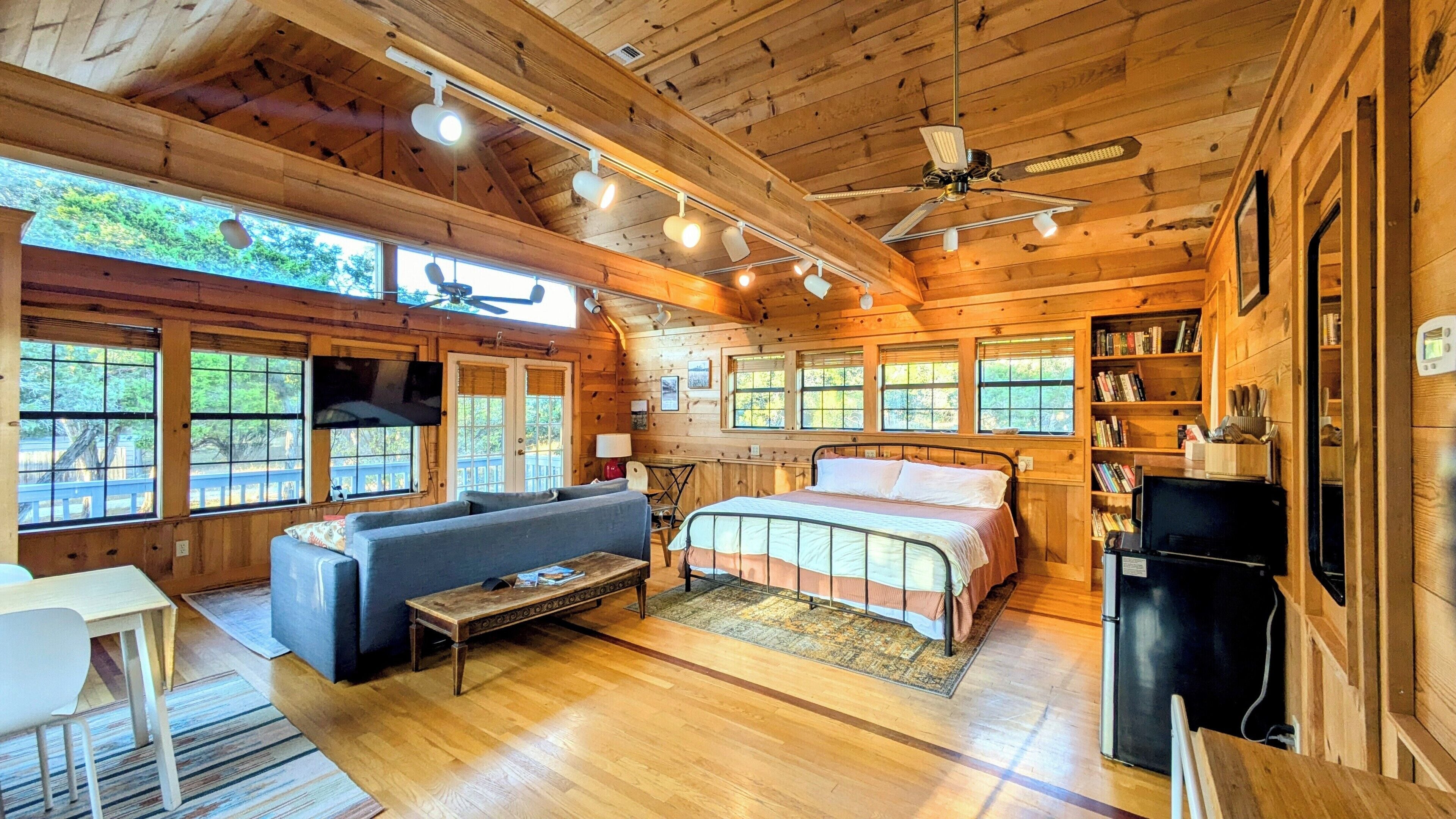 1 bedroom, iron/ironing board, Internet, bed sheets