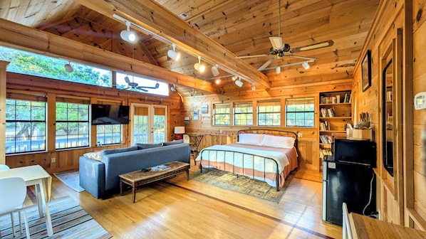 1 habitación, tabla de planchar con plancha, internet y ropa de cama 