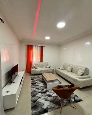 Living area - Furnished studio liberté 2 (Dakar)
