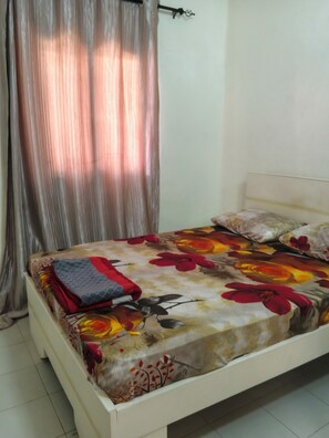 Iron/ironing board, internet, bed sheets - Furnished studio liberté 2 (Dakar)