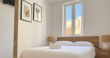 Modern 2-Bedroom Apartment | Central Main Street