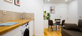 Modern 2-Bedroom Apartment | Central Main Street