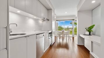 Mikrowelle, Geschirrspüler