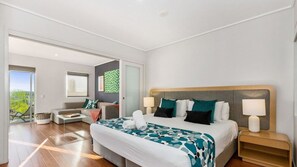 Silitysrauta/-lauta, Wi-Fi, vuodevaatteet