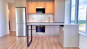 Mikrowelle, Ofen, Herdplatte, Geschirrspüler