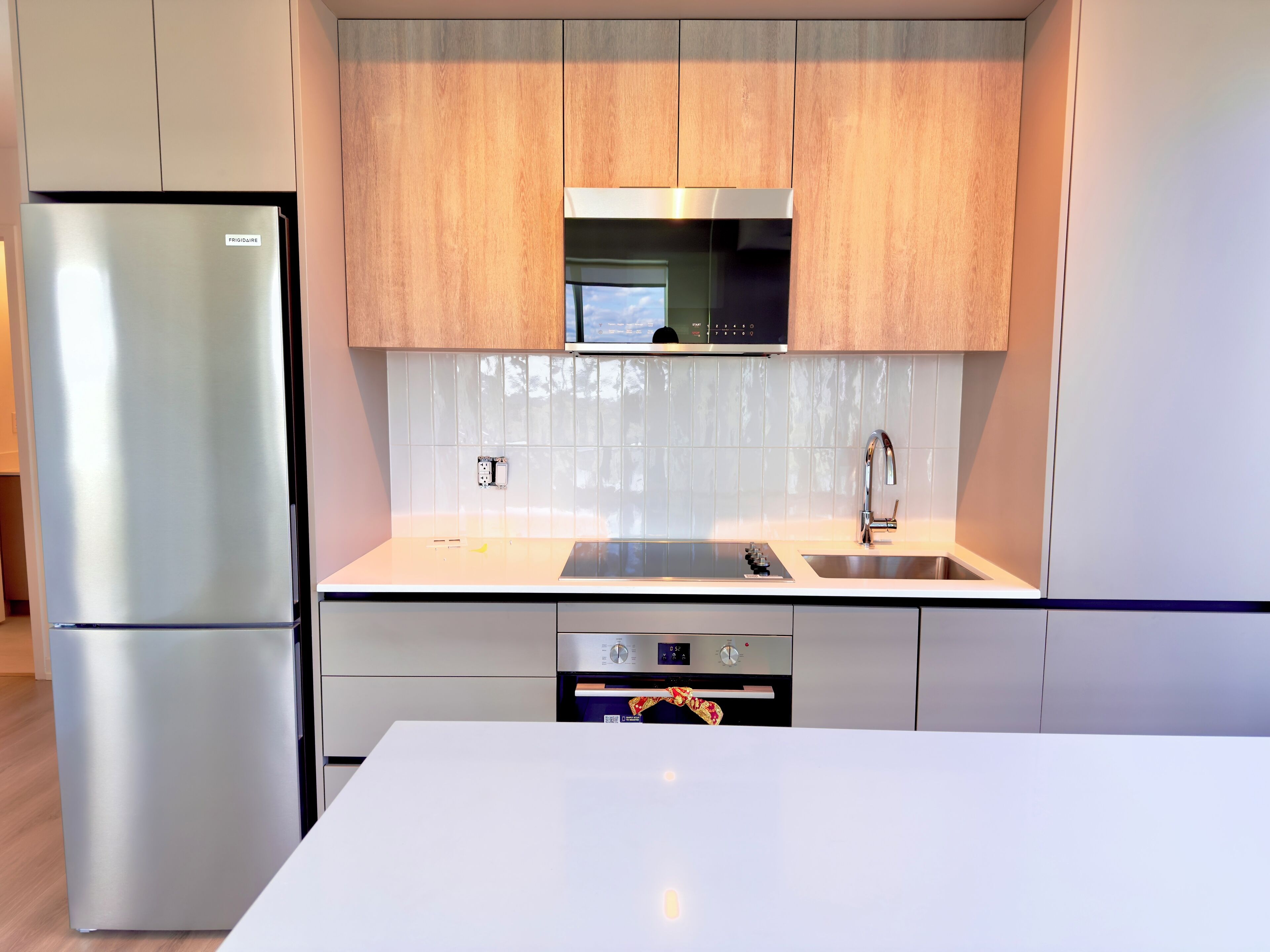 Microondas, horno, parrilla de estufa y lavavajillas 