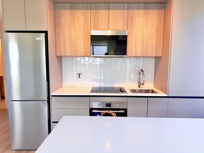 Micro-ondas, fogão, cooktop, lava-louças