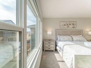 6 habitaciones, escritorio y tabla de planchar con plancha 