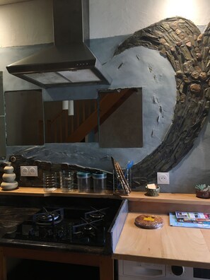 Oven, stovetop, dishwasher