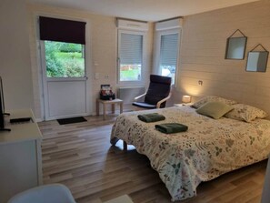 3 bedrooms, WiFi, bed sheets