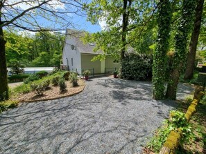 Property grounds - Suite S2 - Pool & Park, 100m Cadre Noir (Saumur)