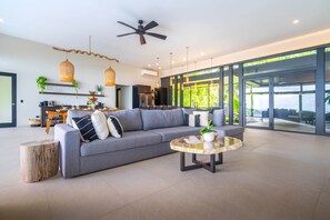 TV - Jungle Luxury Villa • 3BR w/ Pool & Ocean View (Savegre)