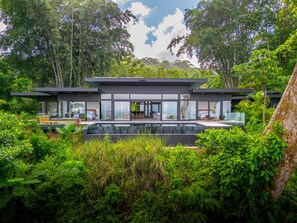 Exterior - Jungle Luxury Villa • 3BR w/ Pool & Ocean View (Savegre)