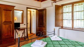 Desk, blackout curtains, iron/ironing board, free WiFi