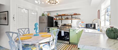 Freezer, hielera, servilletas de papel