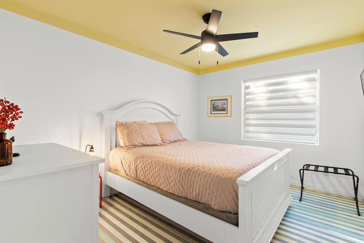 Iron/ironing board, free WiFi