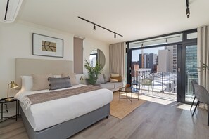 1 soverom, strykejern/-brett, internettilgang og sengetøy