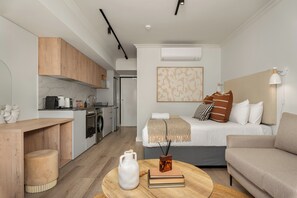 1 bedroom, in-room safe, iron/ironing board, internet