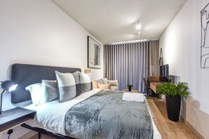 1 bedroom, in-room safe, iron/ironing board, Internet