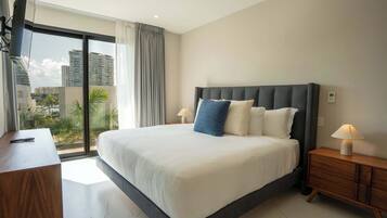 Iron/ironing board, travel cot, WiFi, bed sheets