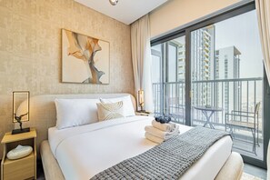 2 bedrooms, in-room safe, iron/ironing board, internet