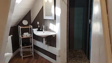 Shower, free toiletries, hair dryer, towels