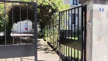 Enceinte de lâhĂ©bergement