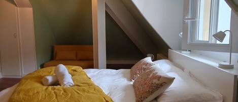 1 bedroom, WiFi, bed sheets