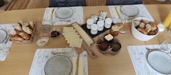 Guest Room “Family Room” with Wi-Fi