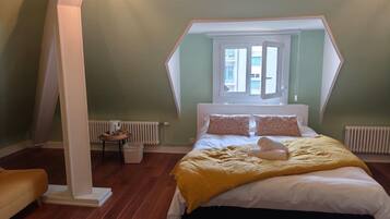 1 bedroom, WiFi, bed sheets