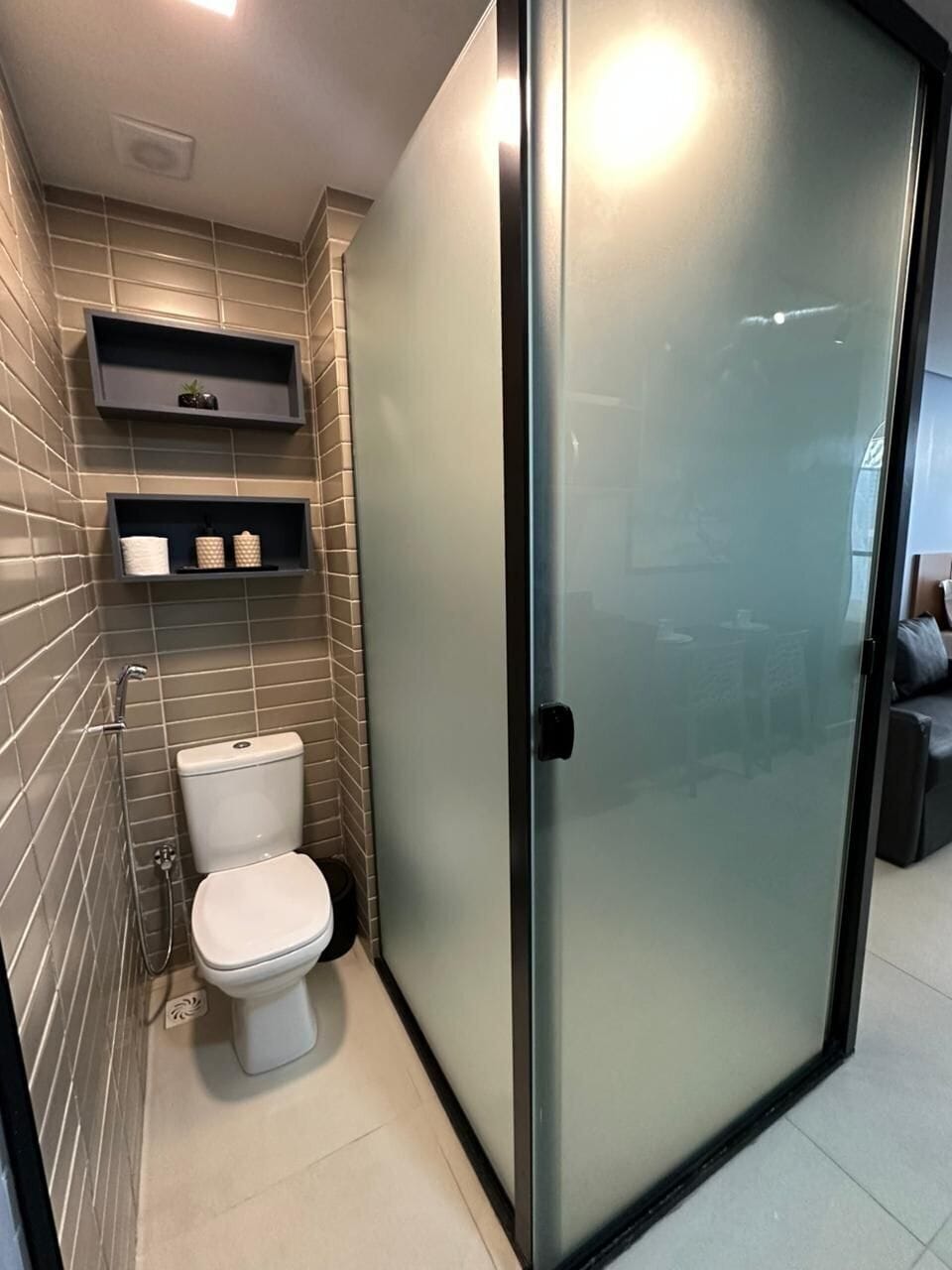 Studio | Bathroom | Shower, rainfall showerhead