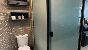 Studio | Bathroom | Shower, rainfall showerhead