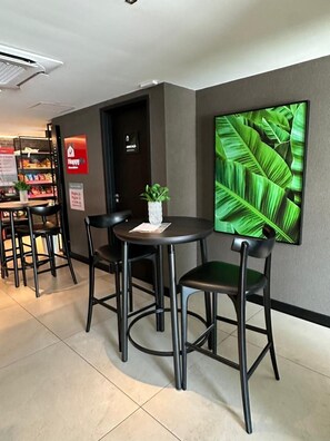Studio | Dining