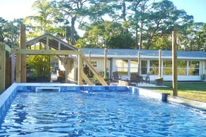 Piscine extérieure, piscine chauffée