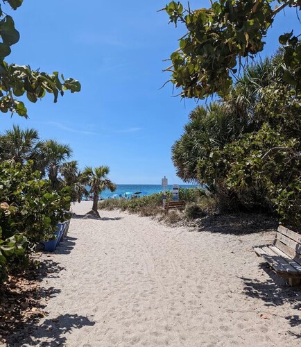 Linda’s Beach House, Venice - 3 min to the beach. Family friendly retreat