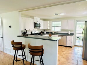 ميكروويف، فرن، موقد طهي مسطح، غسالة أطباق