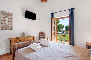 1 Schlafzimmer, BĂŒgeleisen/BĂŒgelbrett, WLAN, BettwĂ€sche