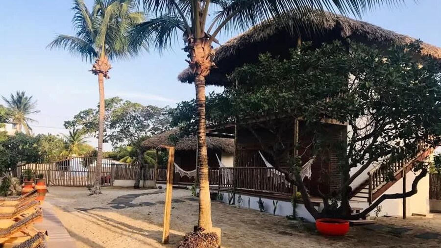 Private Complex With Swimming Pool Close to the Ocean