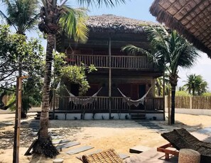 فيلا | 11 عدّة غرف نوم وخدمة الإنترنت