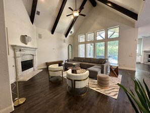 المنشأة من الداخل