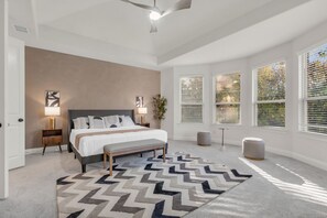 5 bedrooms, desk, iron/ironing board, travel crib