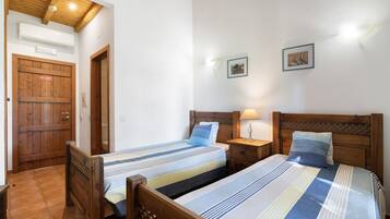 2 chambres, fer et planche Ă repasser, Wi-Fi, draps fournis