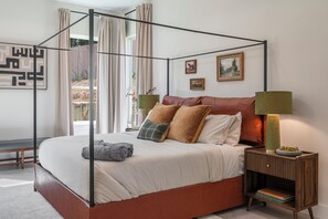 4 chambres, fer et planche à repasser, Wi-Fi gratuit, draps fournis