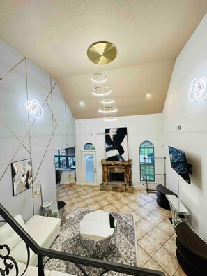 Interior - Terrific 5-bedroom house with pool in charming Spring (Spring)