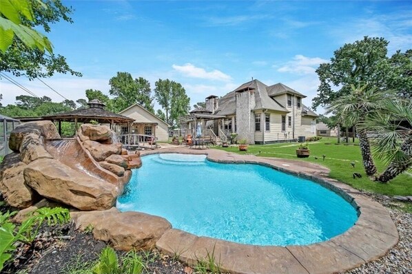 Pool - Terrific 5-bedroom house with pool in charming Spring (Spring)