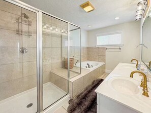 Shower, hair dryer, towels - Waterfront escape at Jourdan River - kayak, fishing, laid-back coastal living! (Bay St. Louis)